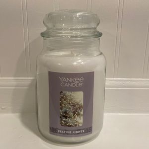 Yankee Candle ‘Festive Lights’ 🎄💡 candle 🕯 
Brand New! 
1 wick